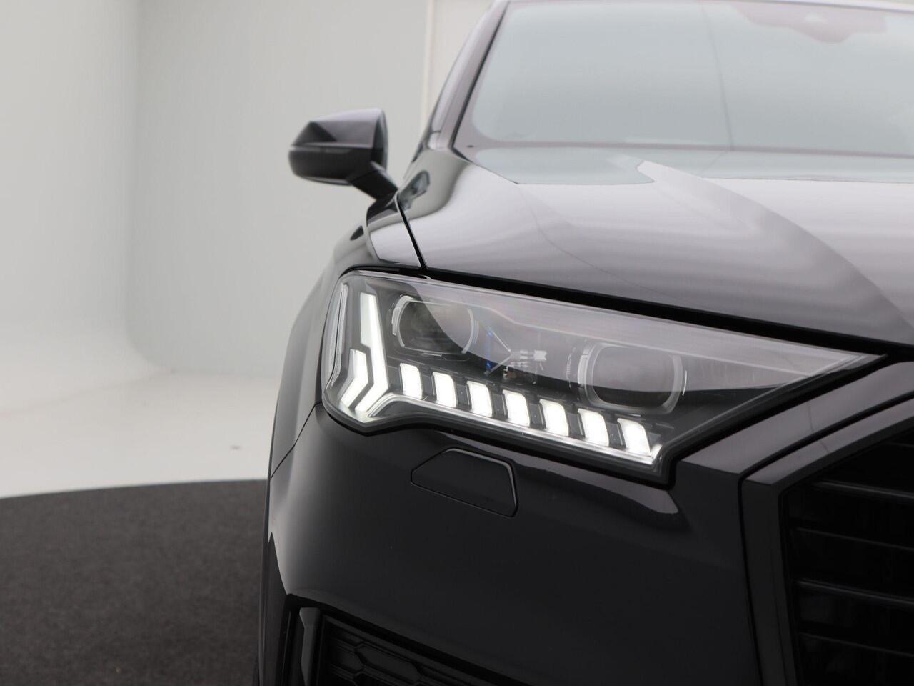 Audi Q7 55 TFSi e quattro S-Line 340 Pk Automaat | Luchtvering | Head-Up | B&O Audio | Trekhaak Elektrisch | Carplay | ECC | LED | 23 Inch | 93.077 Km
