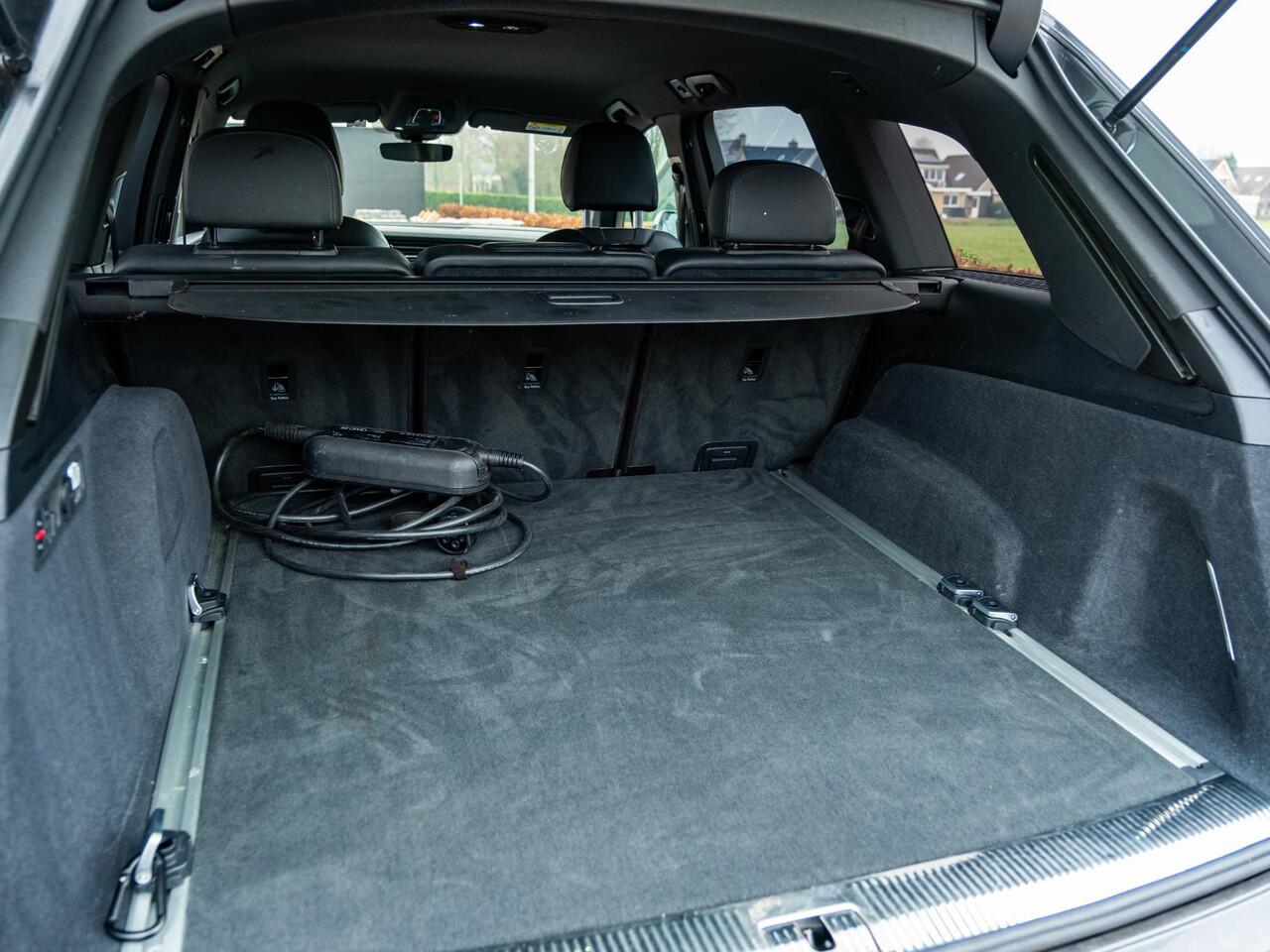 Audi Q7 55 TFSIe quattro Pro Line Plus S-Line | 23" RS Lm | Volleder Valcona | Elek Trekhaak | Laser LED | Bose 3D Sound | SoftClose | HUD | Stoelkoeling + verw | Achterbank verw | Ass 360,- Tour,- City,- Pack | Etc.. | Org NL