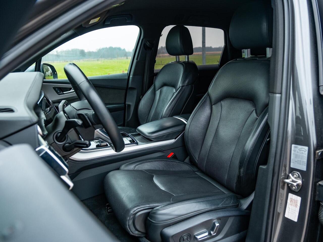 Audi Q7 55 TFSIe quattro Pro Line Plus S-Line | 23" RS Lm | Volleder Valcona | Elek Trekhaak | Laser LED | Bose 3D Sound | SoftClose | HUD | Stoelkoeling + verw | Achterbank verw | Ass 360,- Tour,- City,- Pack | Etc.. | Org NL