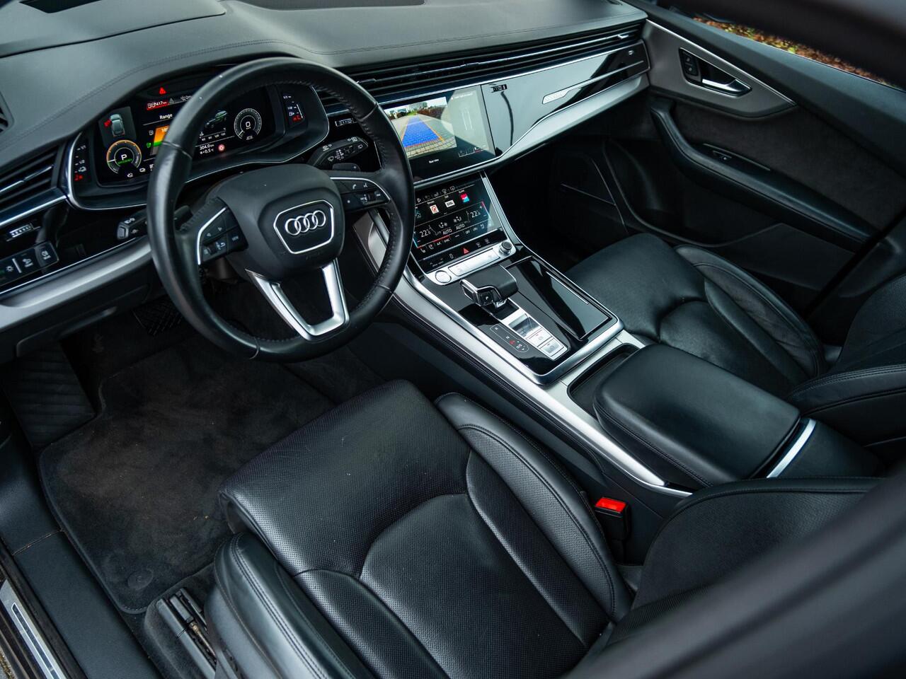 Audi Q7 55 TFSIe quattro Pro Line Plus S-Line | 23" RS Lm | Volleder Valcona | Elek Trekhaak | Laser LED | Bose 3D Sound | SoftClose | HUD | Stoelkoeling + verw | Achterbank verw | Ass 360,- Tour,- City,- Pack | Etc.. | Org NL