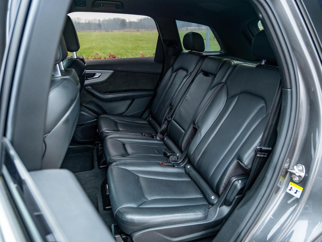 Audi Q7 55 TFSIe quattro Pro Line Plus S-Line | 23" RS Lm | Volleder Valcona | Elek Trekhaak | Laser LED | Bose 3D Sound | SoftClose | HUD | Stoelkoeling + verw | Achterbank verw | Ass 360,- Tour,- City,- Pack | Etc.. | Org NL