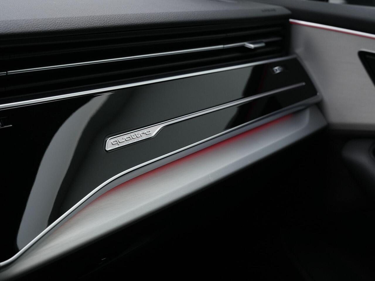 Audi Q7 55 TFSI e Quattro S-Line | Panoramadak | 360 Camera | Geheugenstoel | Leder/alcantara