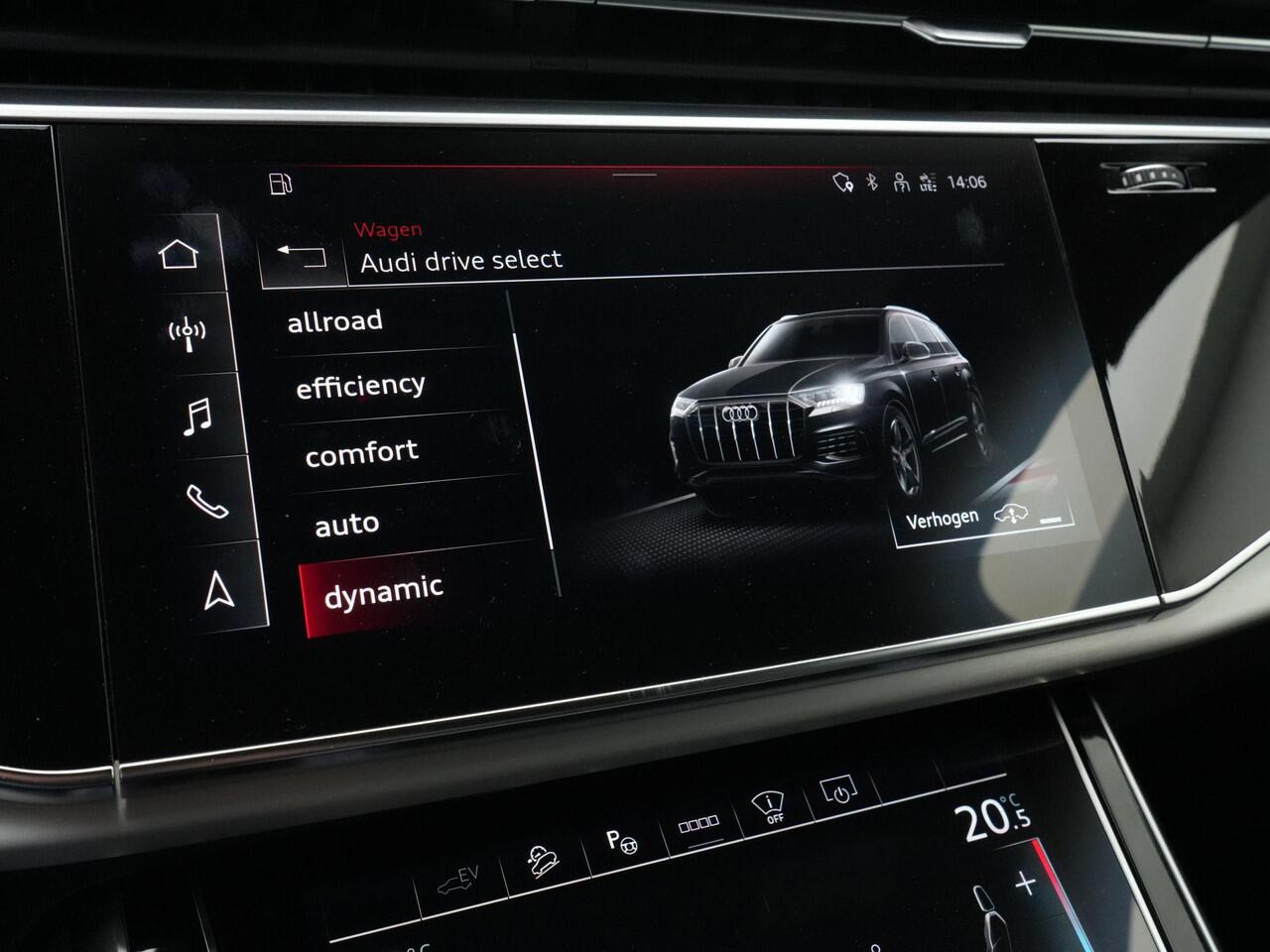 Audi Q7 55 TFSI e 381 pk Tiptronic quattro Pro Line S | Panoramadak | Trekhaak | Head-Up Display | Rondomzicht camera | Carbon spiegelkappen | Zwart optiekpakket plus | 21 inch