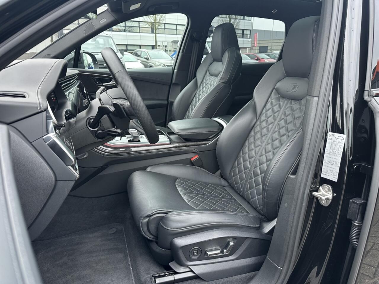 Audi Q7 55 TFSI quattro competition plus Massage 7 Persoons Headup