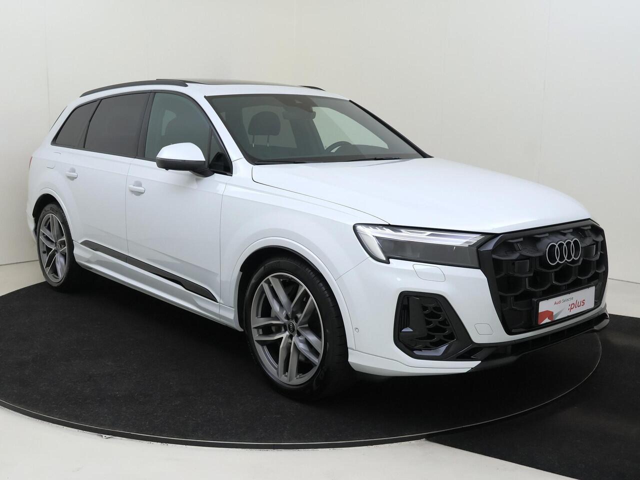 Audi Q7 55 TFSI e quattro Pro Line S | Panoramadak | Luchtvering | Bang & Olufsen | Trekhaak | 360 camera | Vierwielbesturing | Parkeerassistent | Head-up display | Dodehoek detectie |