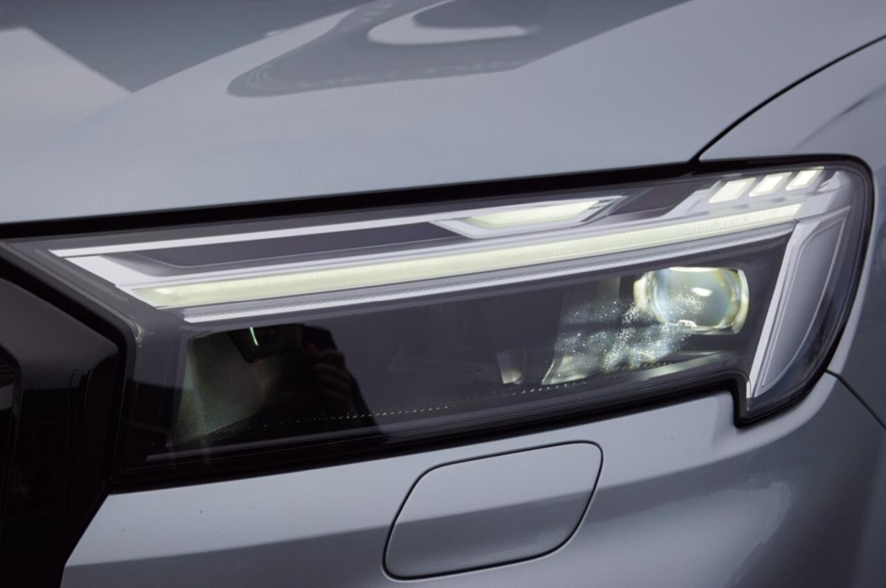 Audi Q7 Pro Line S Competition 60 TFSi e-Hybrid 490pk Quattr/ Panodak/ Leer ruit/ Trekhaak wegklb./BenO/ 360 gr Camera/Head-up