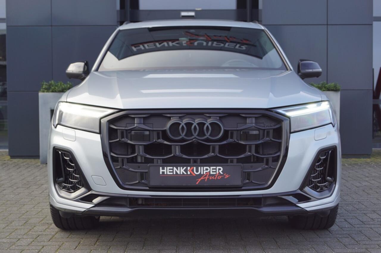 Audi Q7 Pro Line S Competition 60 TFSi e-Hybrid 490pk Quattr/ Panodak/ Leer ruit/ Trekhaak wegklb./BenO/ 360 gr Camera/Head-up