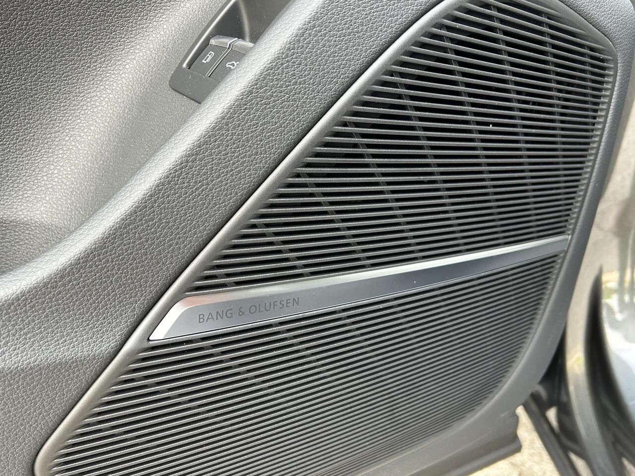 Audi Q7 Pro Line S (C2 PI2) 55 TFSI e 290 kW / 394 PK SUV | Trekhaak | Stoel-verkoeling | Stuurwiel verwarming | Panoramadak | Memory Seats | Sfeerverlichting |