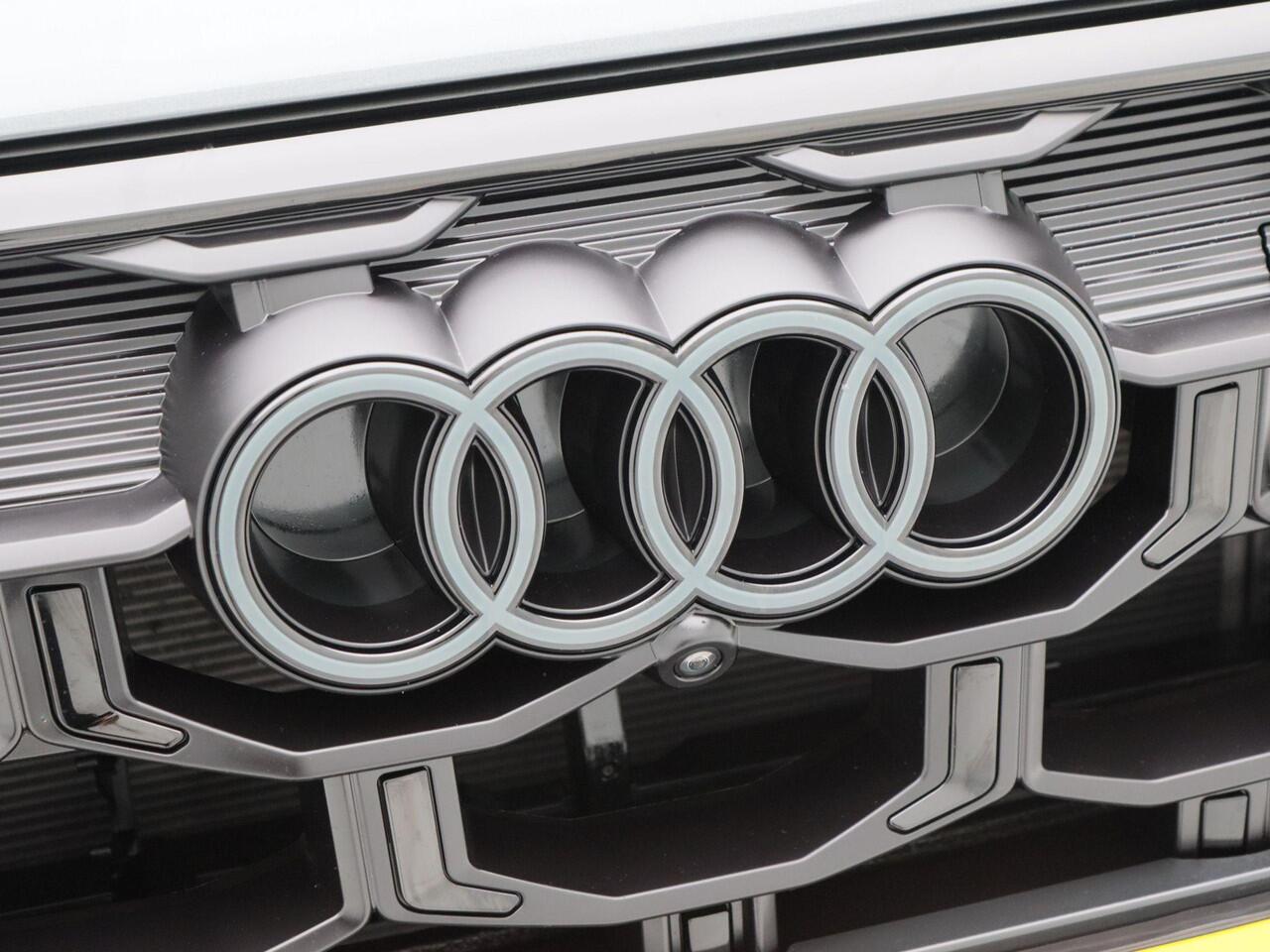 Audi Q7 60 TFSi e 490 Pk Automaat quattro S-Line | Panoramadak | Valcona Leder | Stoelverwarming | B&O Audio | 4wiel Besturing | Trekhaak | 22 Inch | 11.655 Km!!