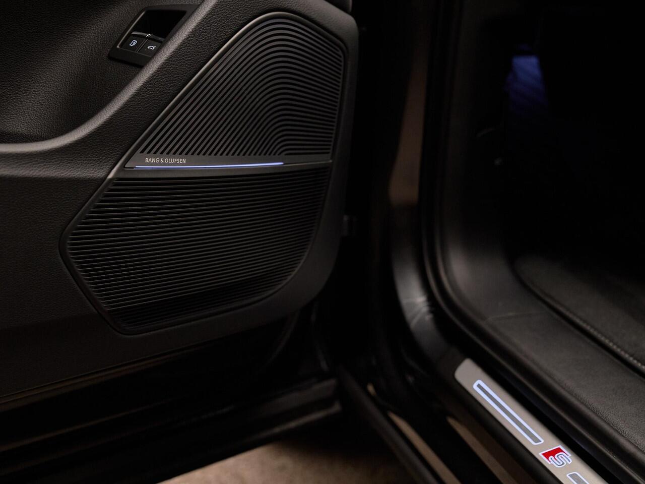 Audi Q7 60 TFSI e Quattro Pro Line S Competition, pano, B&O adv., carbon extr., nachtzicht, 4W-best, massage, OLED, S sportstoelen, HUD, Laserlicht, 22", NP170k