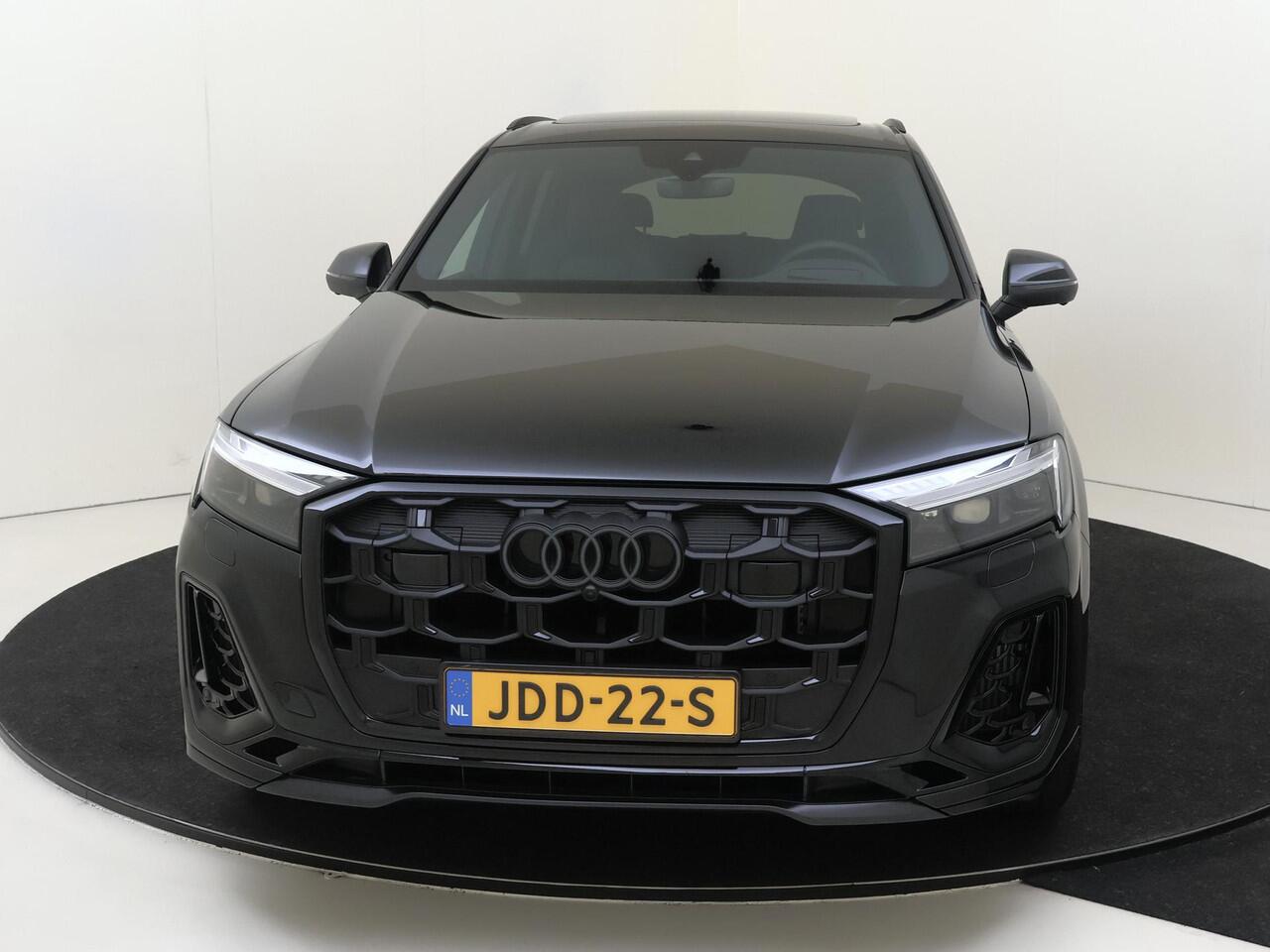 Audi Q7 55 TFSI e quattro Pro Line S | Panoramadak | Vierwielbesturing | Trekhaak | Parkeerassistent | Head-up display | 3-zone airco | LED matrix verlichting | 360 camera | Bang & Olufsen |