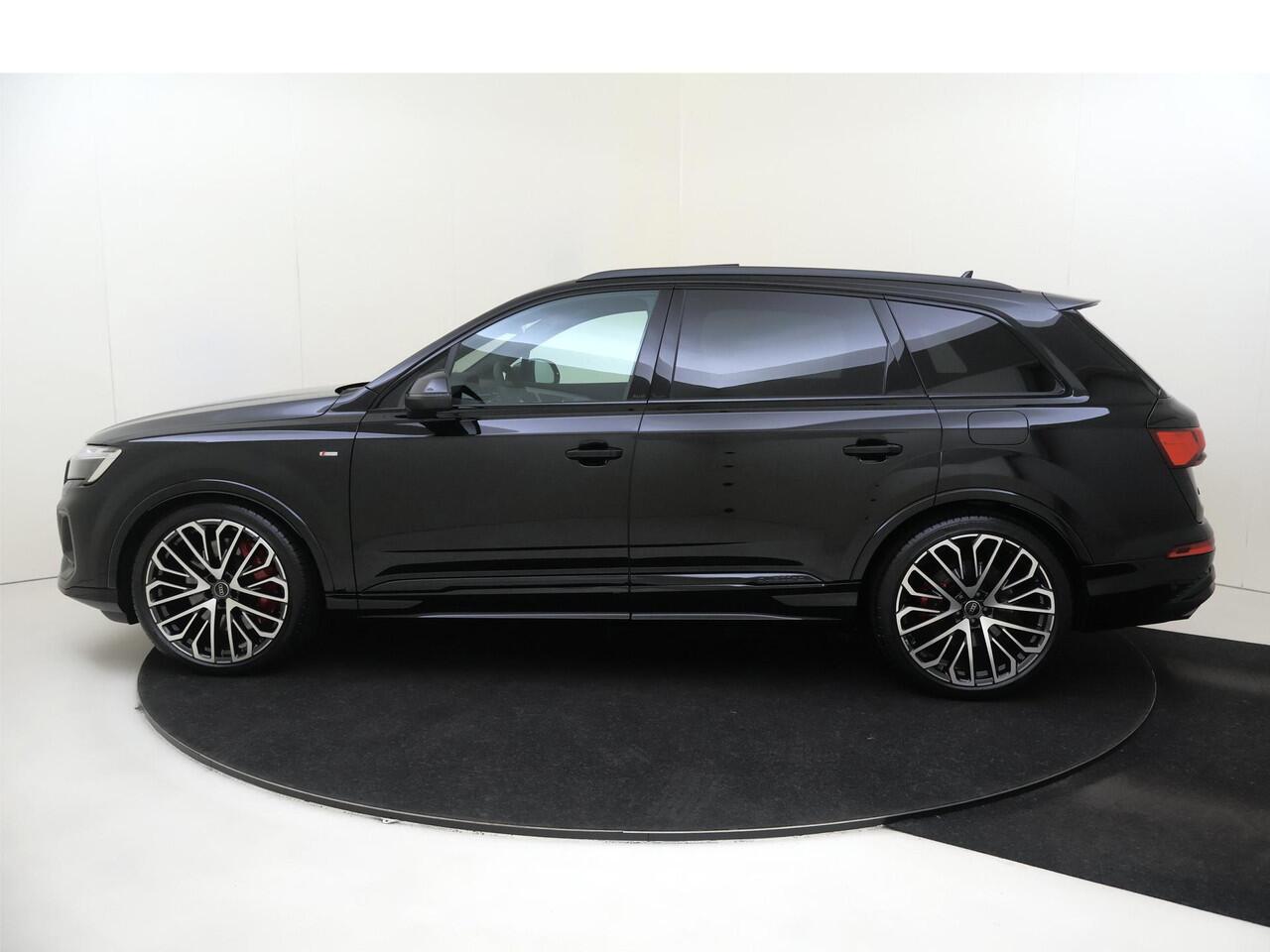 Audi Q7 55 TFSI e quattro Pro Line S | Panoramadak | Vierwielbesturing | Trekhaak | Parkeerassistent | Head-up display | 3-zone airco | LED matrix verlichting | 360 camera | Bang & Olufsen |