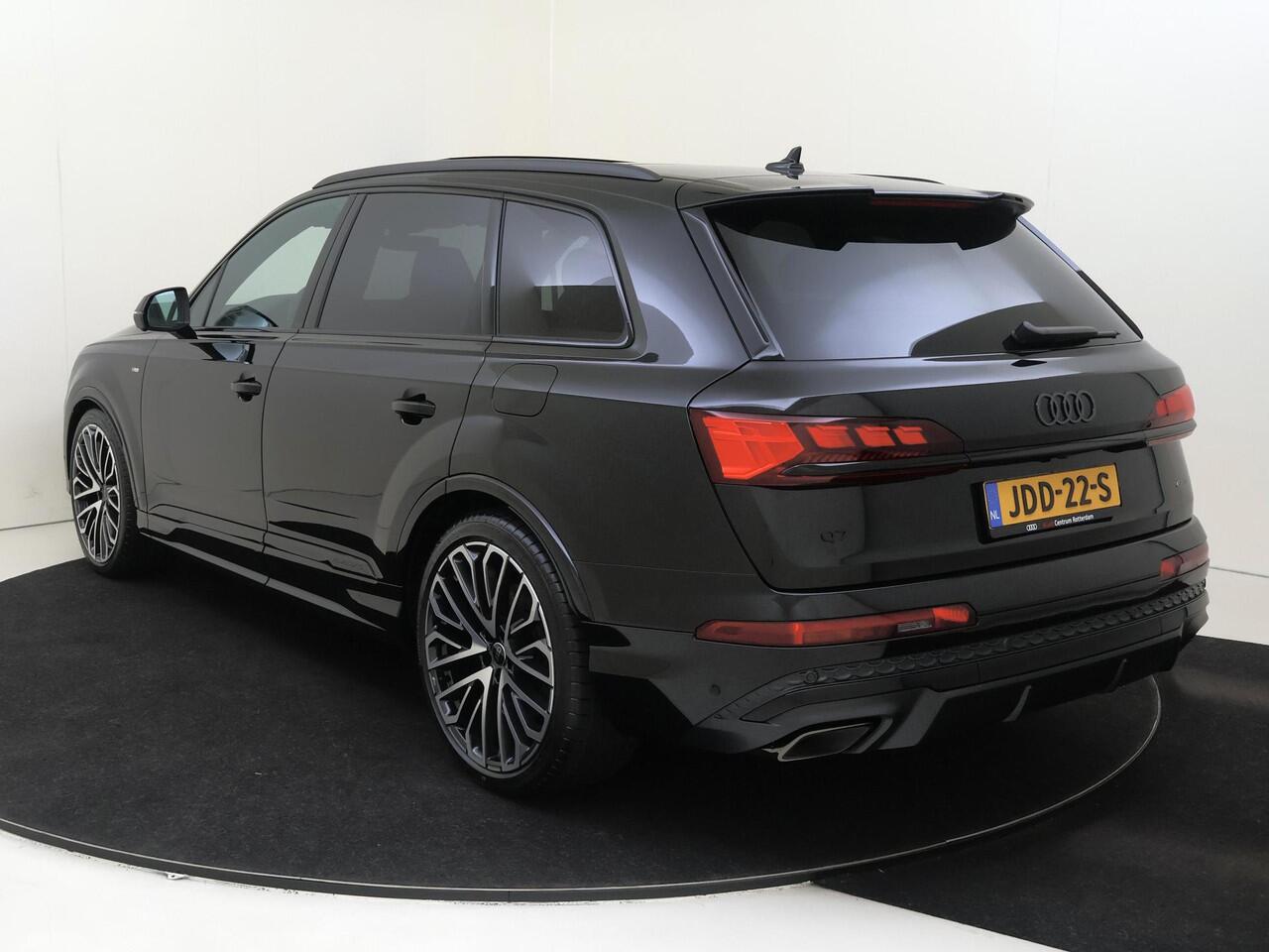 Audi Q7 55 TFSI e quattro Pro Line S | Panoramadak | Vierwielbesturing | Trekhaak | Parkeerassistent | Head-up display | 3-zone airco | LED matrix verlichting | 360 camera | Bang & Olufsen |