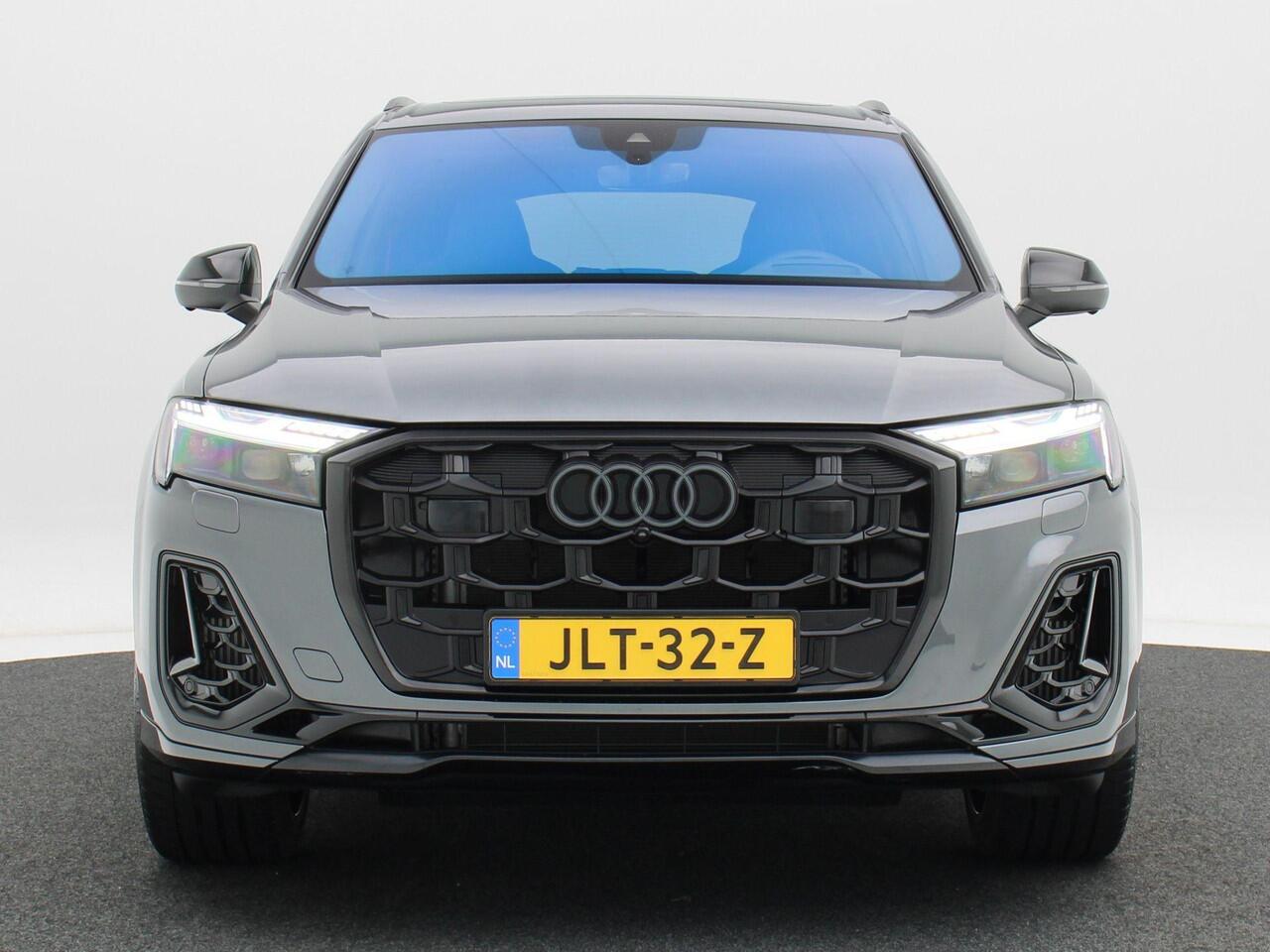 Audi Q7 60 TFSi e 490 Pk Automaat quattro S-Line | Panoramadak | Valcona Leder | Stoelverwarming | B&O Audio | 4wiel Besturing | Trekhaak | 22 Inch | 11.655 Km!!
