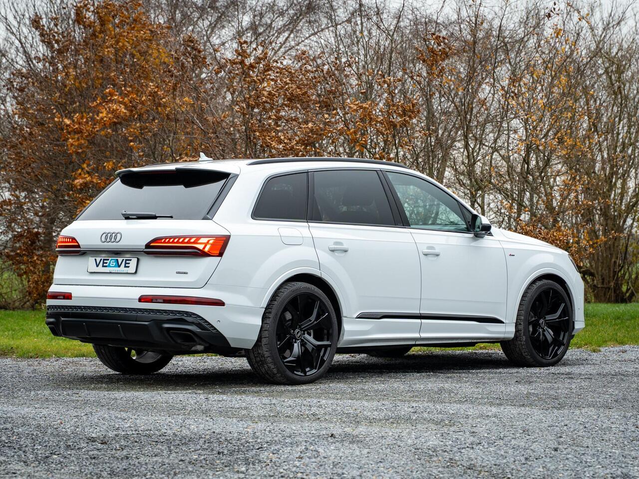 Audi Q7 55 TFSI panorama dak // 3500 kg trekgewicht // 7 persoons