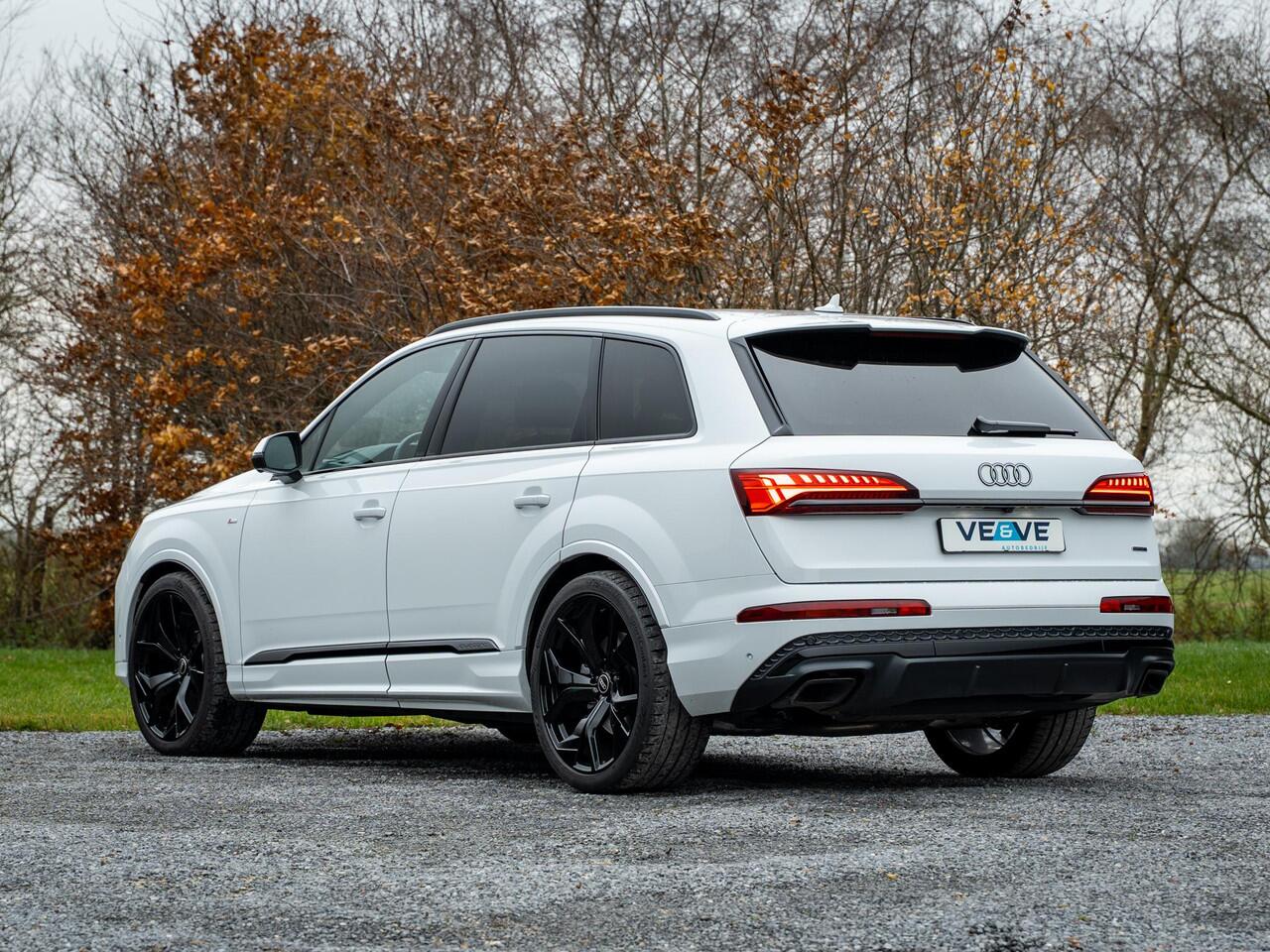 Audi Q7 55 TFSI panorama dak // 3500 kg trekgewicht // 7 persoons