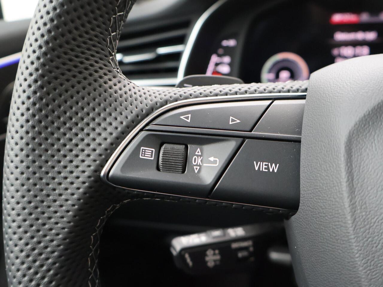 Audi Q7 Pro Line S 55 TFSI e quattro tiptronic | 394 PK | SoH 95% | B&O Sound Systeem | Trekhaak Wegklapbaar | Stuurwielverwarming | Stoelverwarming | Memory Seats | Carbon Decor Inleg | Keyless Entry | Adaptieve Cruise Control |