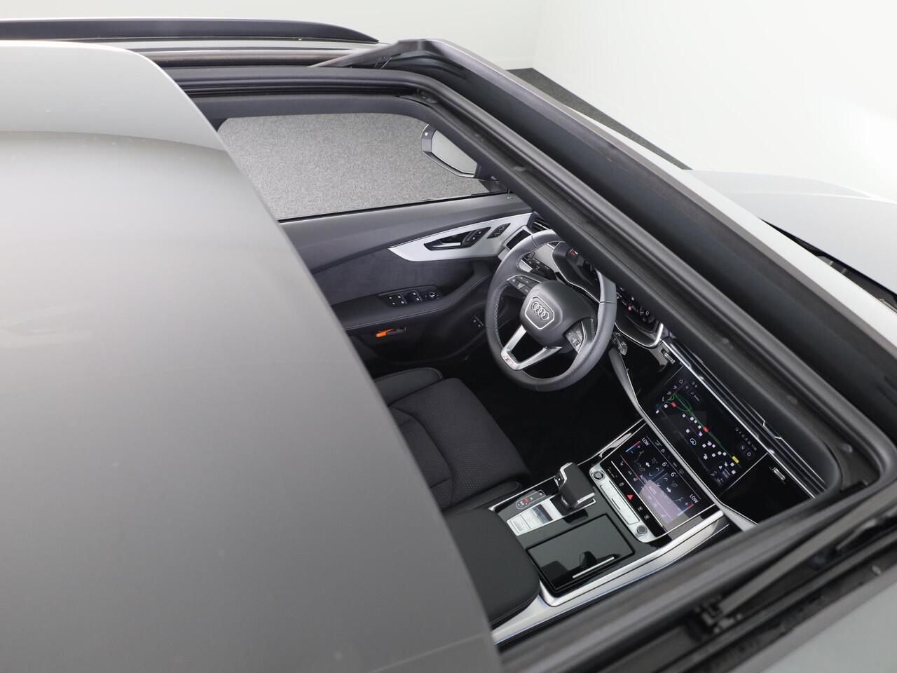 Audi Q7 55 TFSI e quattro Pro Line S 394pk | Panoramadak | Adaptive cruisecontrol | B&O soundsysteem | Optiekpakket zwart Plus | Privacy Glass | Trekhaak