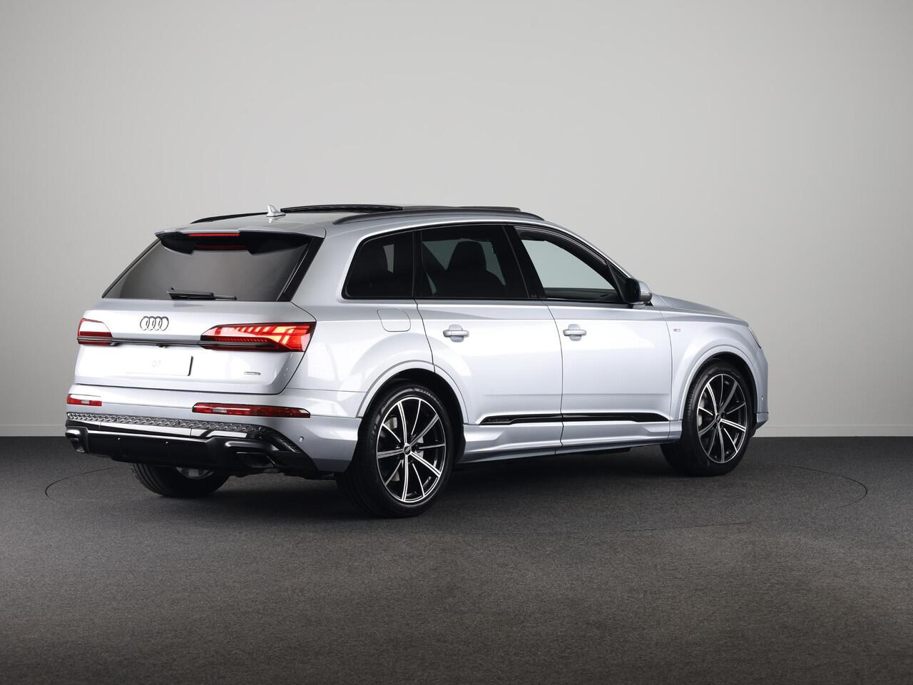 Audi Q7 Pro Line S 55 TFSI e 394 pk | Bang & Olufsen Premium 3D | Glazen panoramadak | Vierwielbesturing | Sportstoelen plus voorin |