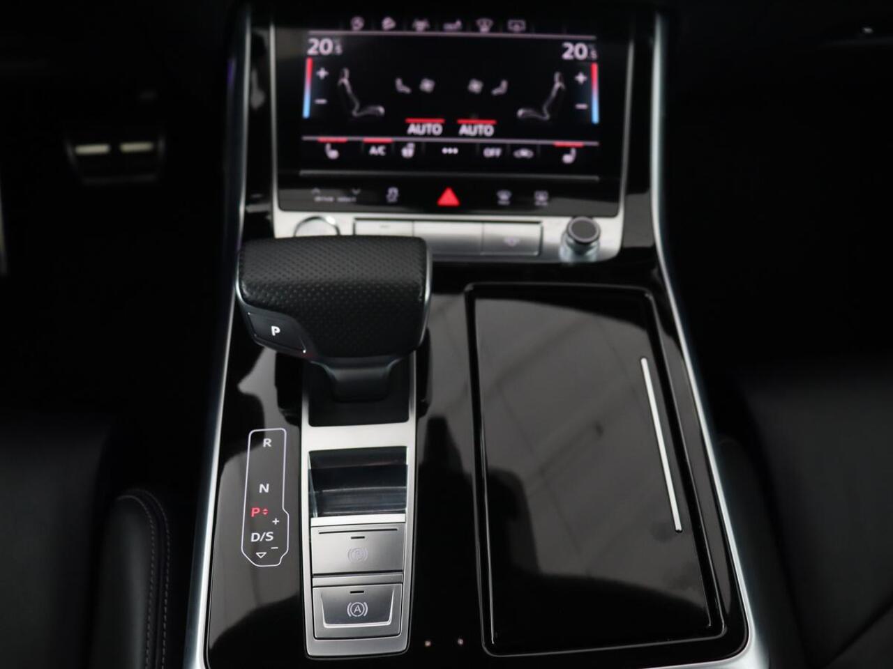 Audi Q8 50 TDI quattro Pro Line S | Panoramadak | Nappaleder | Head-Up | Adaptive cruise | Bang & Olufsen | Matrix LED | 360 Camera | Trekhaak | Stuurverwarming | Side Assist | Keyless | Memory Carplay | Soft-close