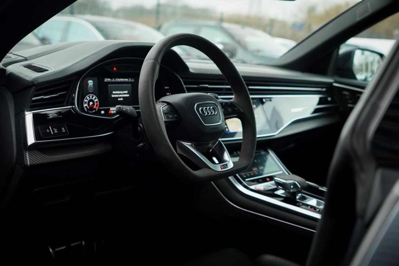 Audi Q8 4.0 TFSI RS Q8 quattro / NL Auto / Pano / Keramisch / Performance / Stoelklima