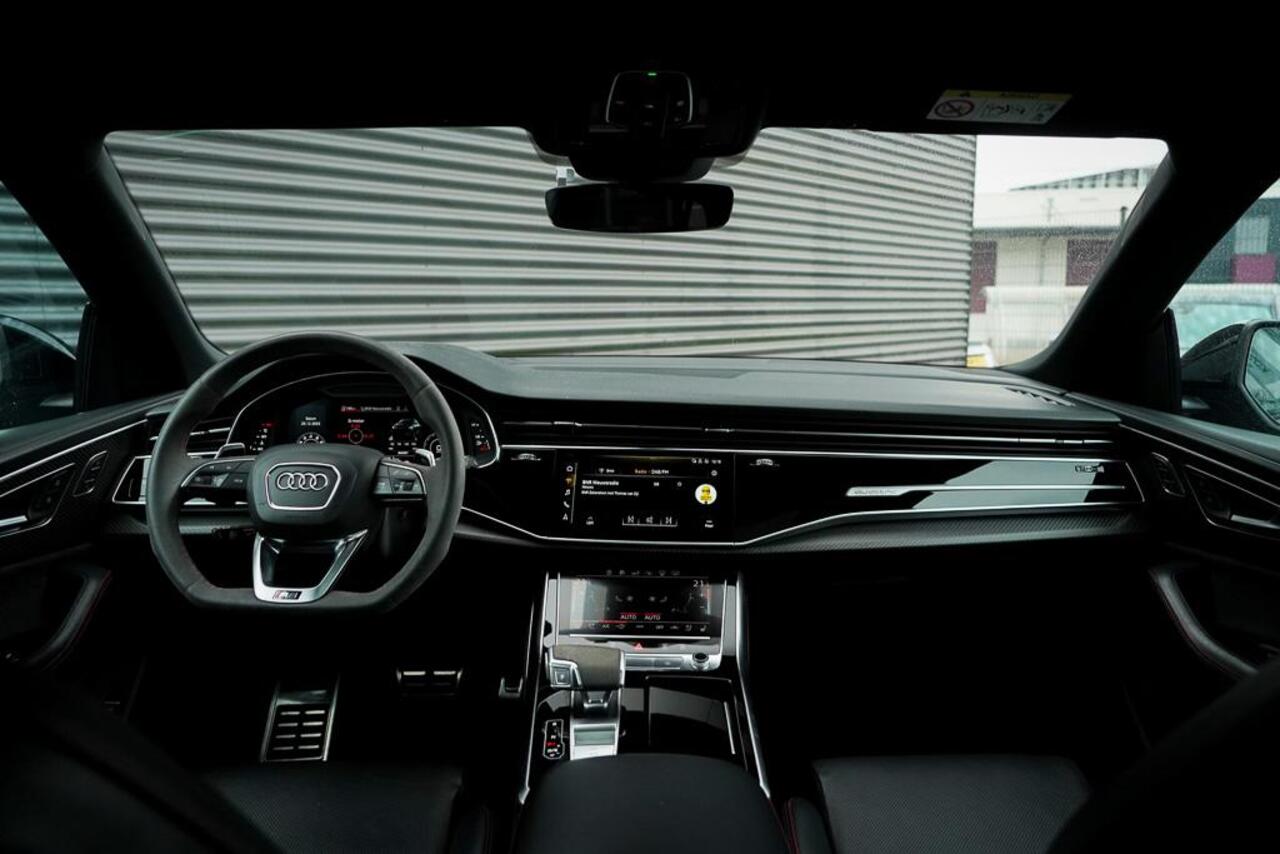 Audi Q8 4.0 TFSI RS Q8 quattro / NL Auto / Pano / Keramisch / Performance / Stoelklima