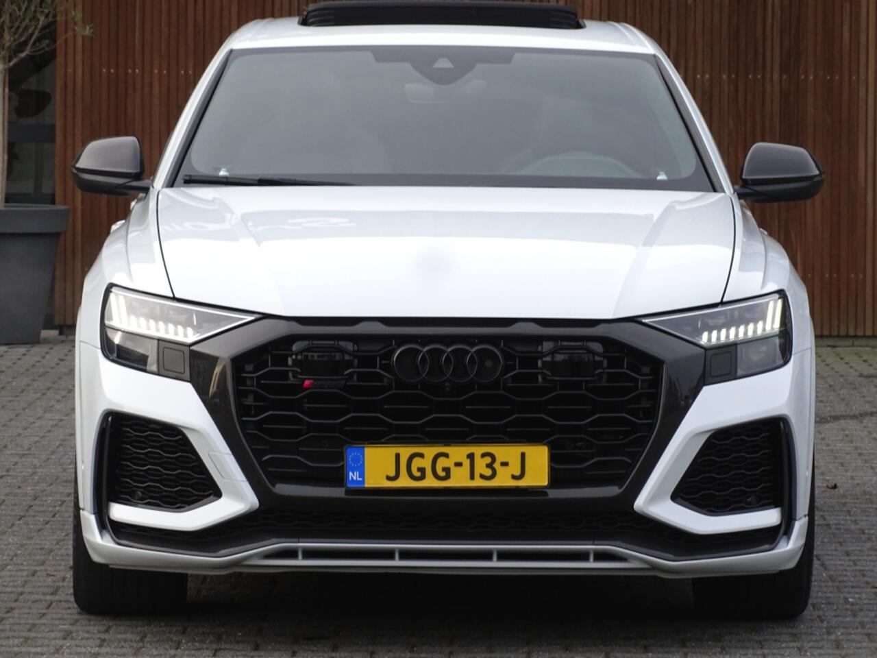 Audi Q8 4.0 TFSI V8T 601PK RS Q8 q. / carbon / ceramic brakes / B&O