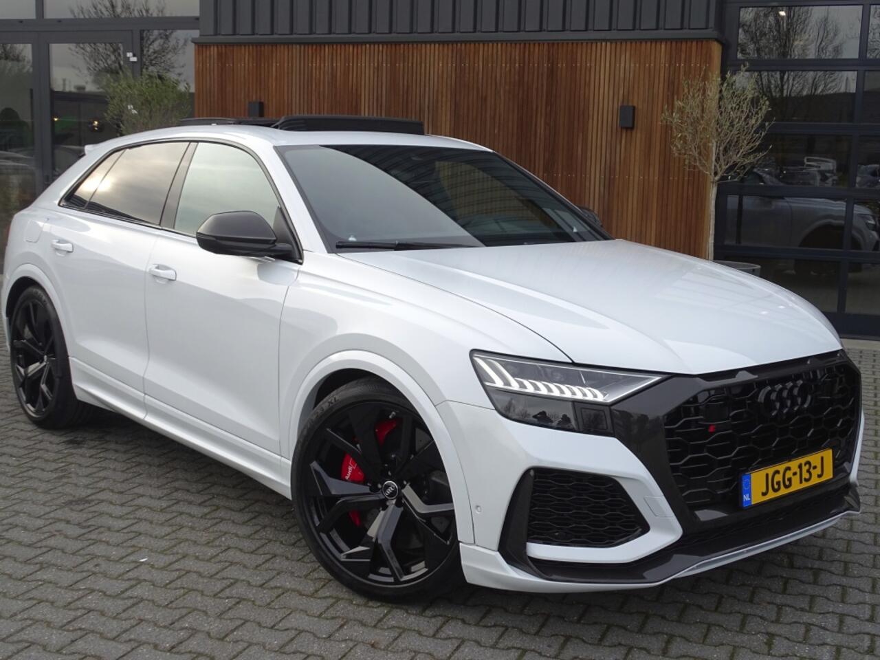 Audi Q8 4.0 TFSI V8T 601PK RS Q8 q. / carbon / ceramic brakes / B&O