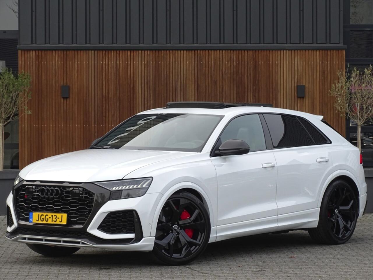 Audi Q8 4.0 TFSI V8T 601PK RS Q8 q. / carbon / ceramic brakes / B&O