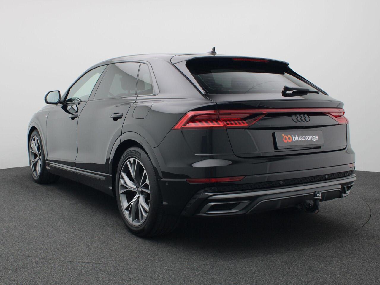 Audi Q8 55 TFSI e quattro Pro Line S 380PK S-Tronic S-Line, Servosluiting, Nachtzichtcamera, Memorystoel, Keyless, Elektr. Achterklep, PDC voor en achter, Navi, Stoel-Stuurverwarming, Trekhaak, 21" LM Velgen