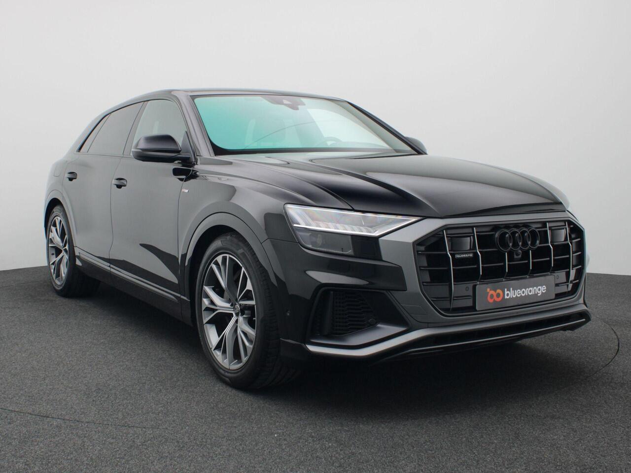 Audi Q8 55 TFSI e quattro Pro Line S 380PK S-Tronic S-Line, Servosluiting, Nachtzichtcamera, Memorystoel, Keyless, Elektr. Achterklep, PDC voor en achter, Navi, Stoel-Stuurverwarming, Trekhaak, 21" LM Velgen