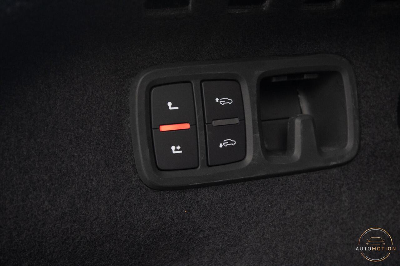 Audi Q8 60 TFSI e quattro Competition SQ8 PANO CAM ACC LANE ASS TREKHAAK LUCHTVERING