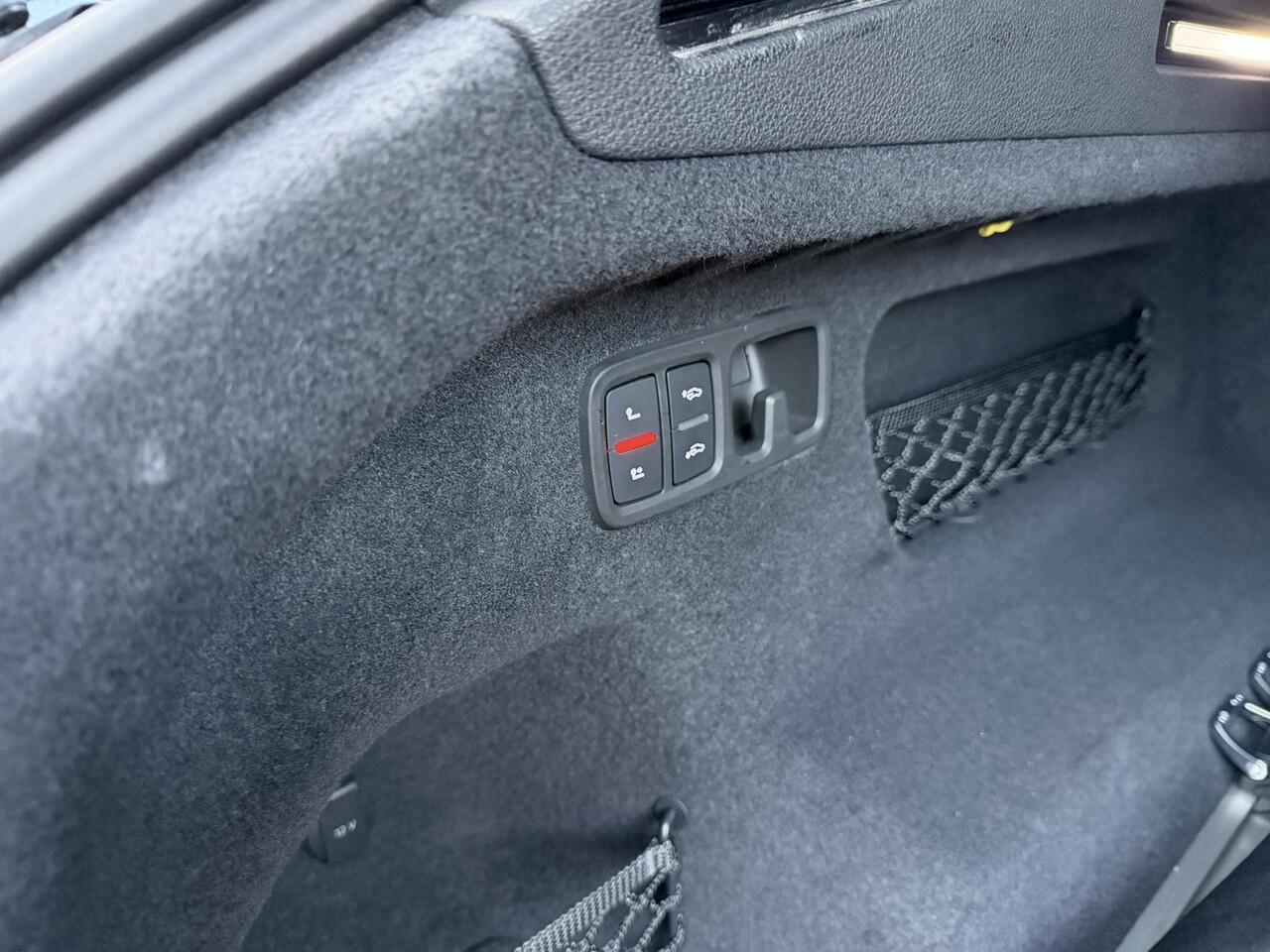 Audi Q8 55 TFSI e quattro Pro Line S-Line interieur l Luchtvering l Trekhaak l winter en zomerset