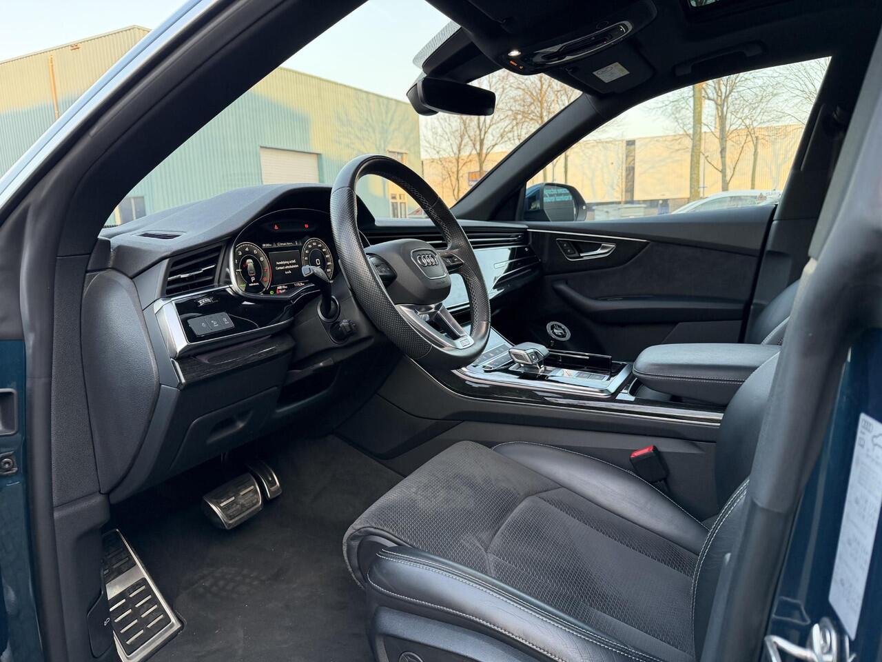 Audi Q8 55 TFSI e quattro Pro Line S-Line interieur l Luchtvering l Trekhaak l winter en zomerset