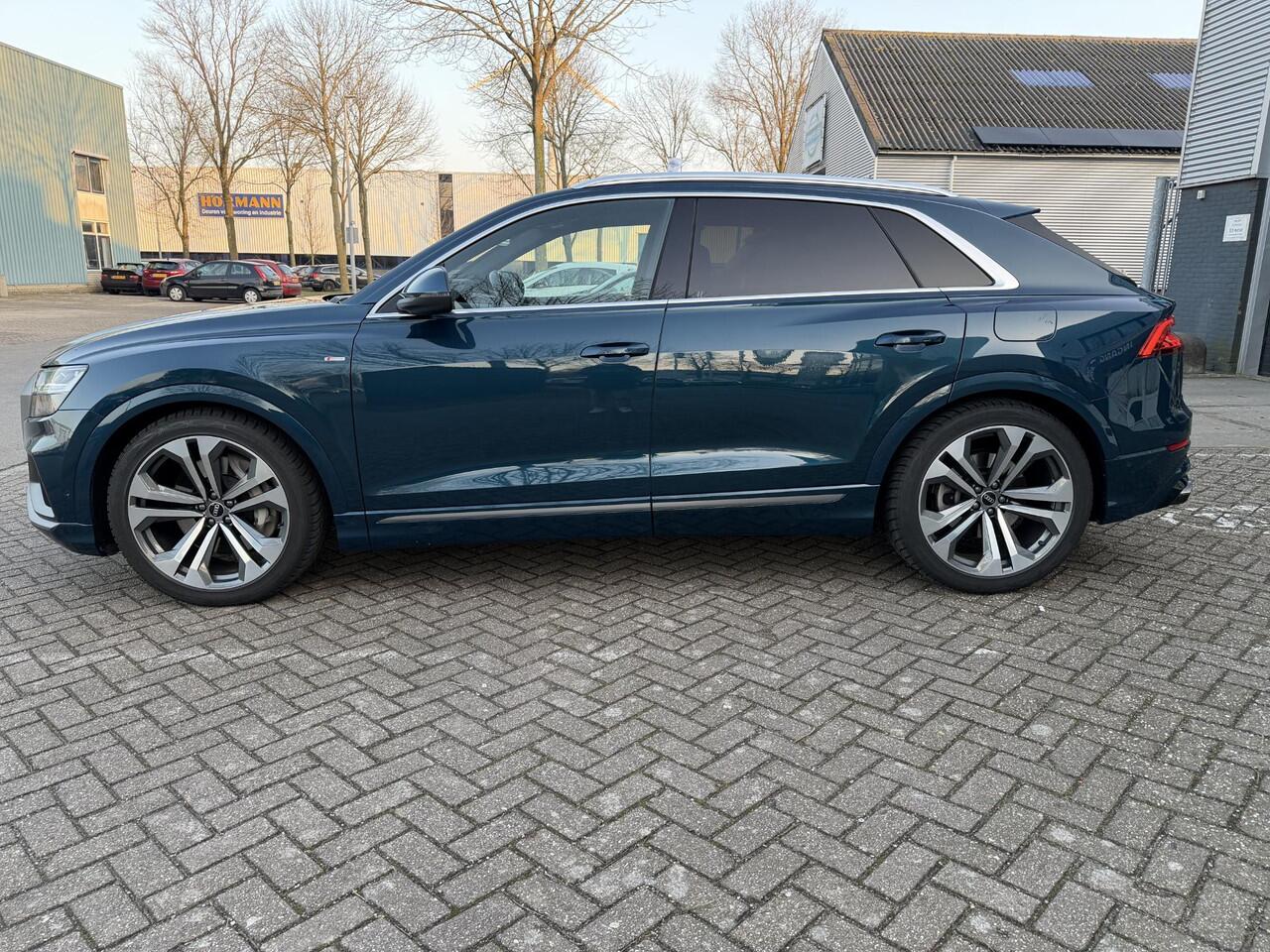 Audi Q8 55 TFSI e quattro Pro Line S-Line interieur l Luchtvering l Trekhaak l winter en zomerset