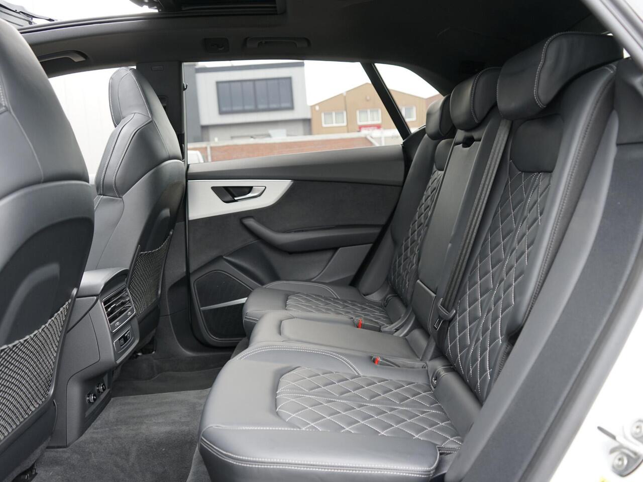 Audi Q8 55 TFSI e quattro Pro Line S Dealeronderh. / 23inch / Panoramadak / Matrix / RS stoelen / Trekhaak / B&O / Camera / Soft close