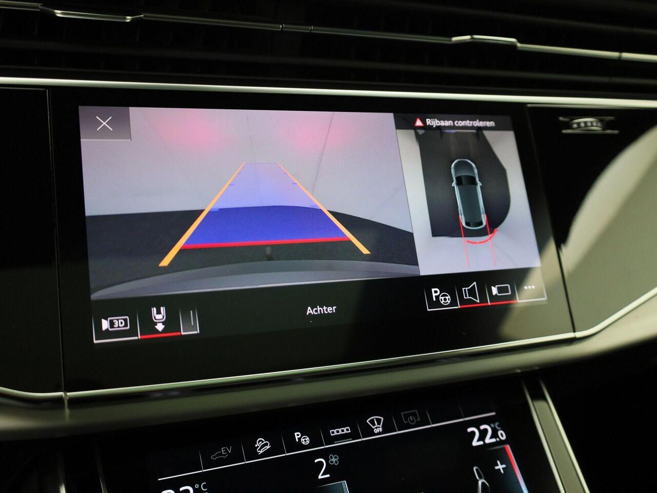 Audi Q8 55 TFSIe 280kW/381PK quattro S Line · Panorama dak · Luchtvering · Head up display · Trekhaak