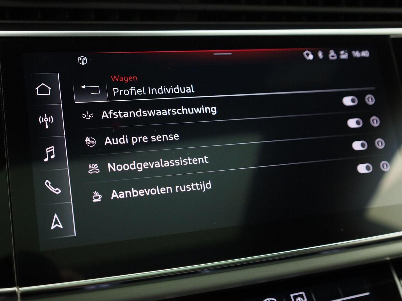 Audi Q8 55 TFSIe 280kW/381PK quattro S Line · Panorama dak · Luchtvering · Head up display · Trekhaak