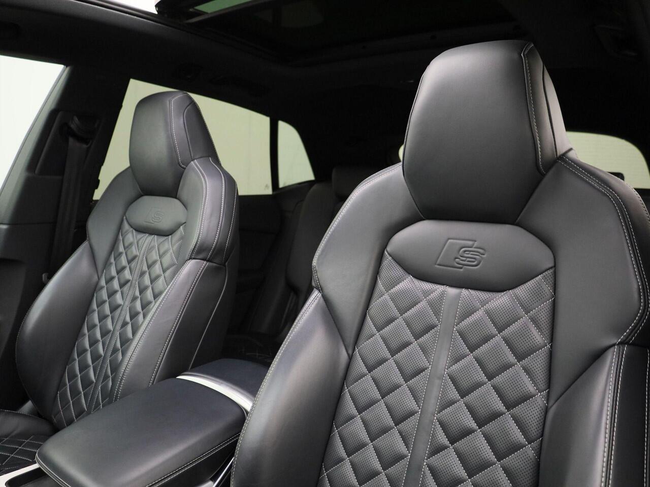 Audi Q8 55 TFSIe 280kW/381PK quattro S Line · Panorama dak · Luchtvering · Head up display · Trekhaak