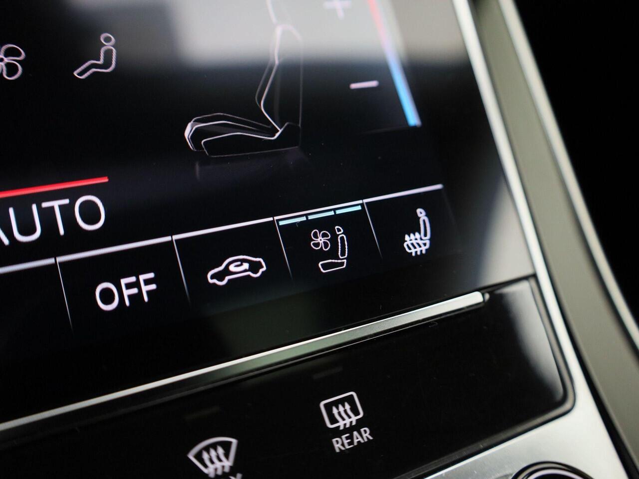 Audi Q8 55 TFSIe 280kW/381PK quattro S Line · Panorama dak · Luchtvering · Head up display · Trekhaak