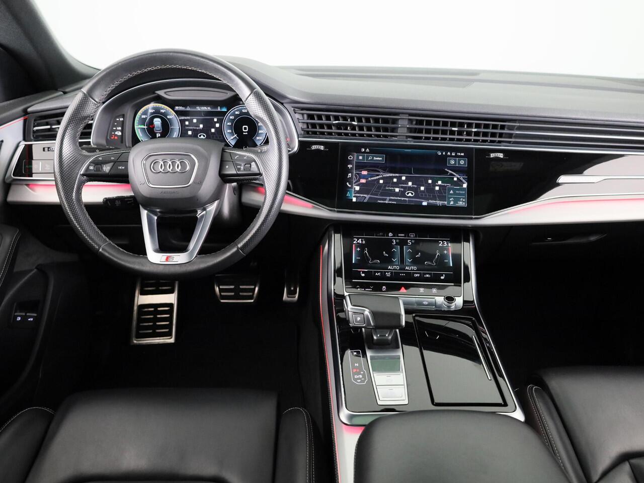 Audi Q8 55 TFSI e quattro Pro Line S 380pk | Panoramadak | Adaptieve cruise controle | Lederen bekleding | Geheugen bestuurderstoel
