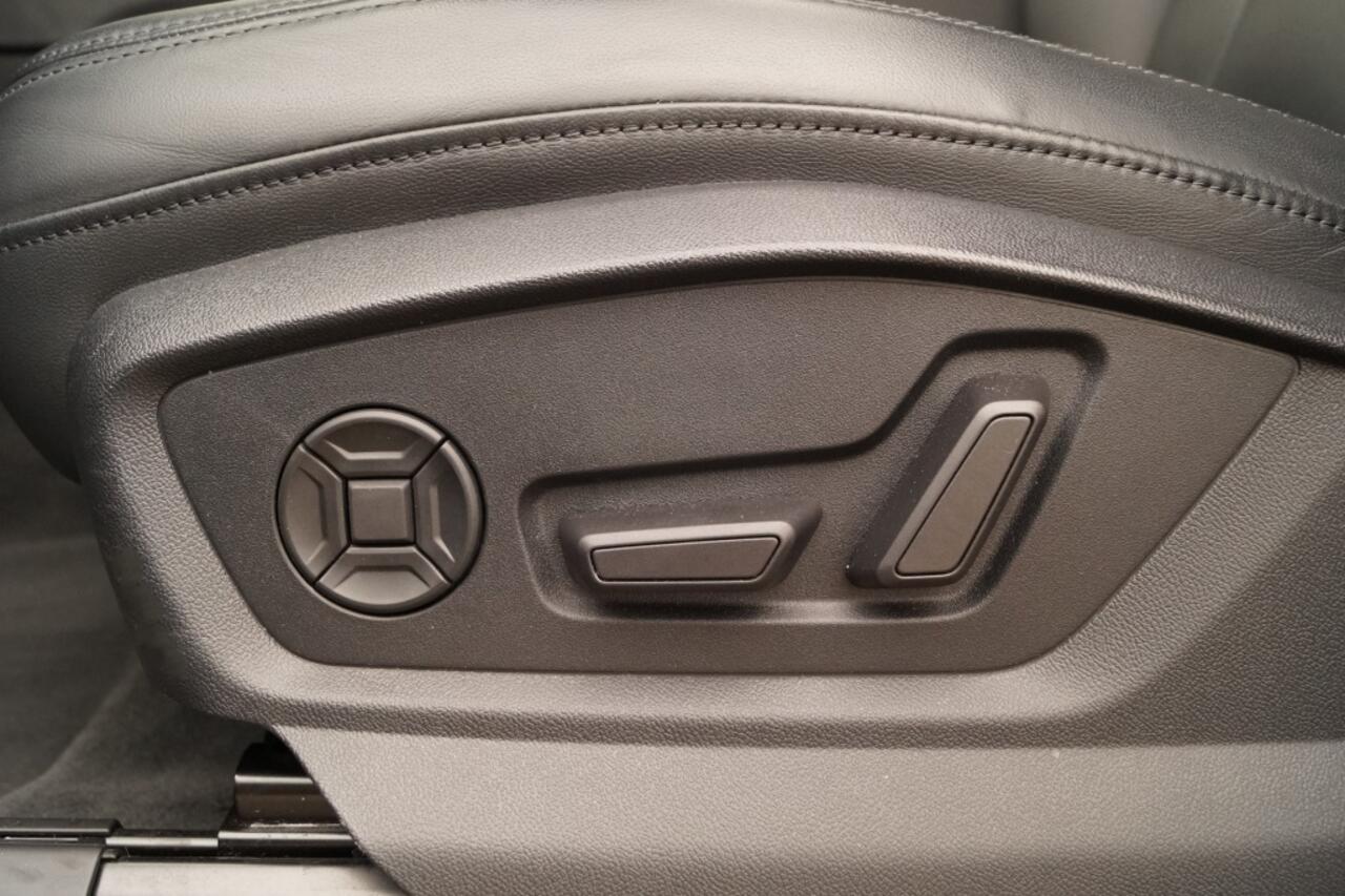 Audi Q8 55 TFSI Quattro Hybrid ProLine S-Line -PANO-LEER-