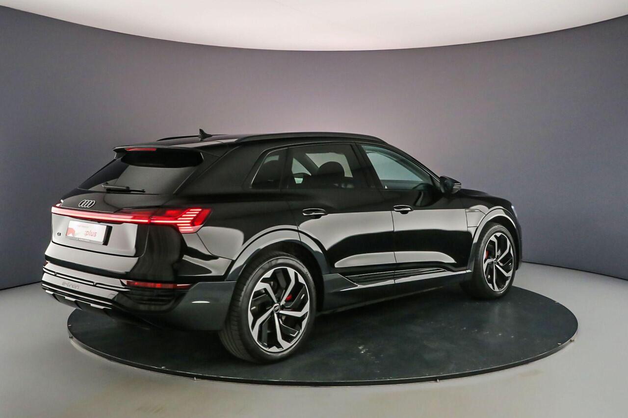 Audi Q8 e-tron 55 quattro Advanced Edition 115 kWh | Tour Pack | Luchtvering | 21 inch | Optiek Zwart | Adapt. Cruise |