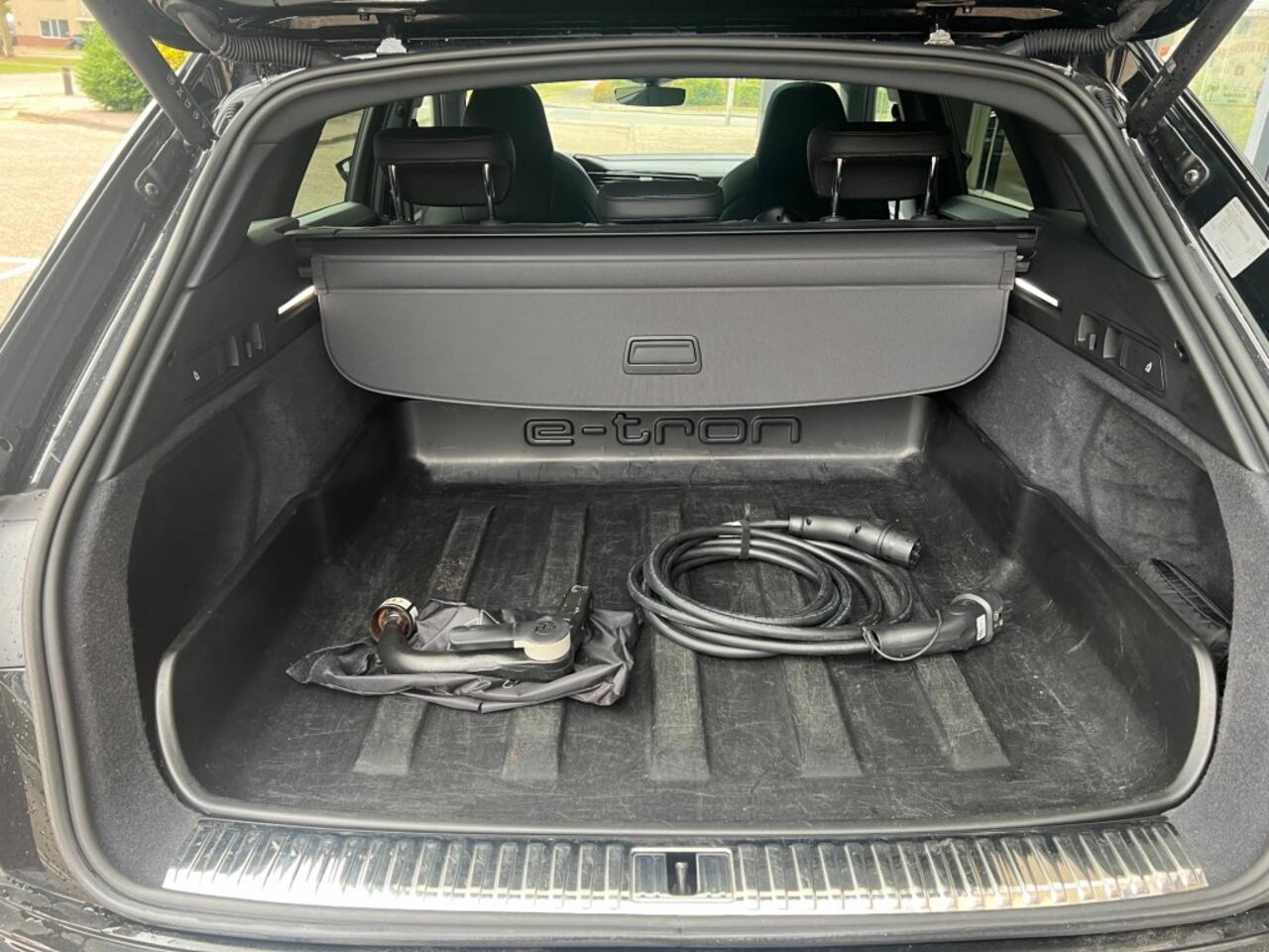 Audi Q8 55 QUATTRO S-Edition 115 kwh Panoramadak BenO Leder