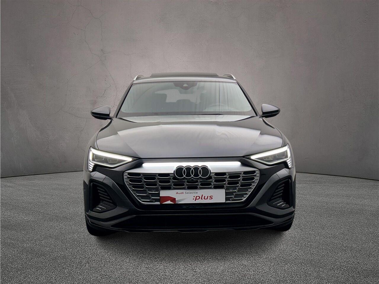 Audi Q8 e-tron 50 quattro S Edition 95 kWh 340 PK | Panoramadak | Head-Up | Trekhaak| Comfortsleutel | 21-Inch | Matrix | Stoel/stuurverwarming | Ambient-Lightning |