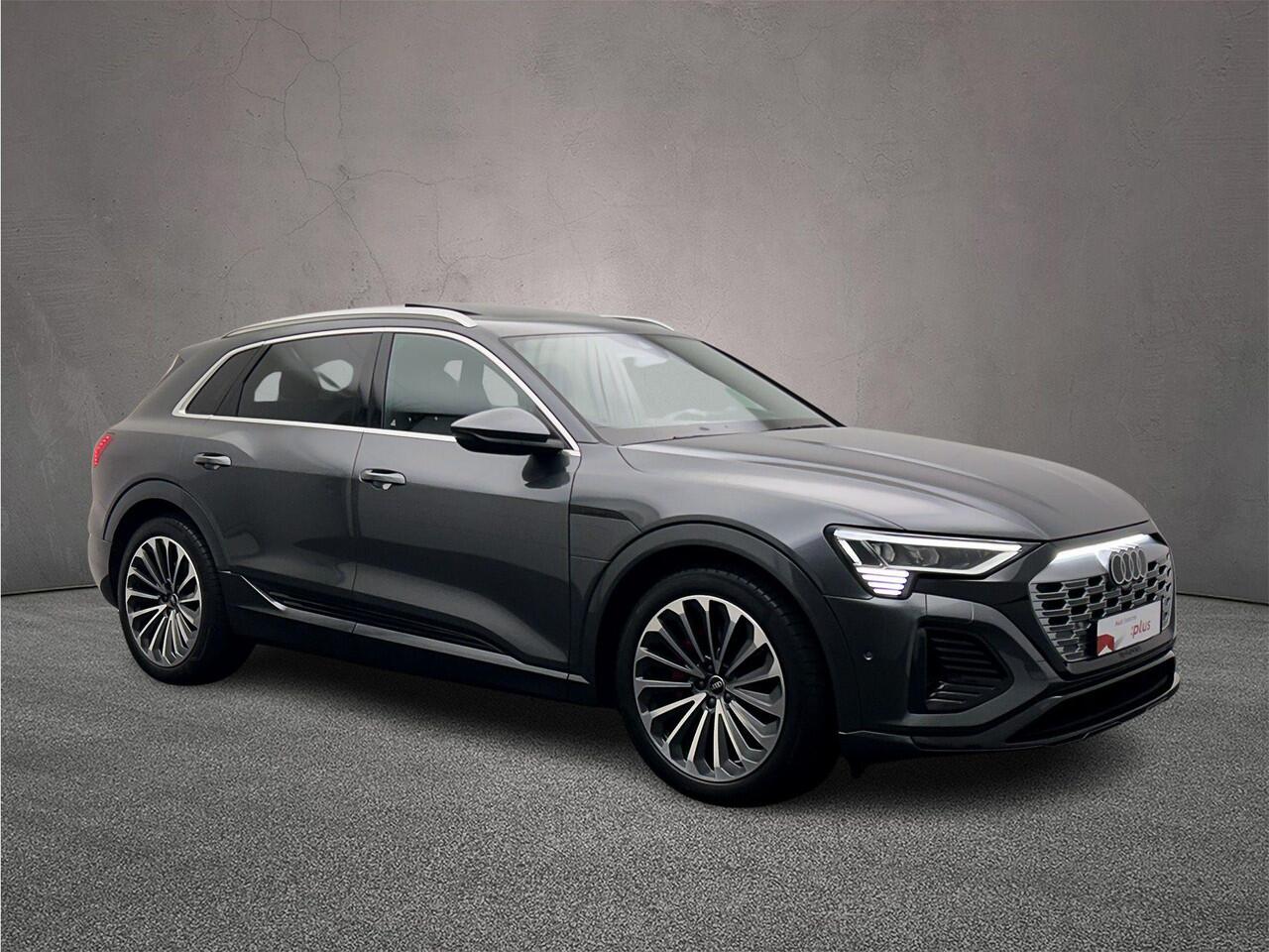 Audi Q8 e-tron 50 quattro S Edition 95 kWh 340 PK | Panoramadak | Head-Up | Trekhaak| Comfortsleutel | 21-Inch | Matrix | Stoel/stuurverwarming | Ambient-Lightning |