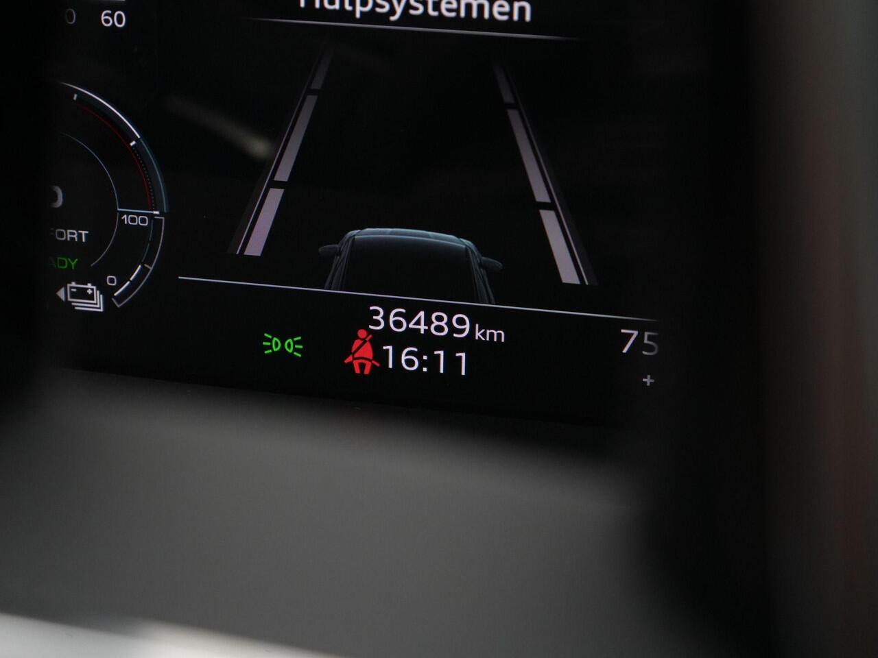 Audi Q8 Sportback e-tron 50 quattro S Edition 95 kWh 340 pk / S-Line | Panoramadak | Valcona leder | Geheugenstoel | Bang & Olufsen | Matrix LED | Stuur-/stoelverwarming