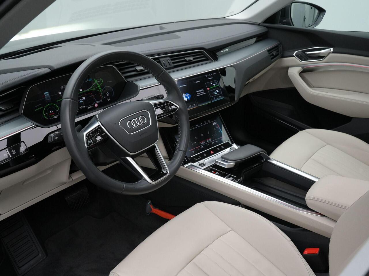 Audi Q8 e-tron 50 Quattro Advanced Edition 95 kWh | Panoramadak | Leder | Geheugenstoel | Head-up display | 360 camera | Bang & Olufsen