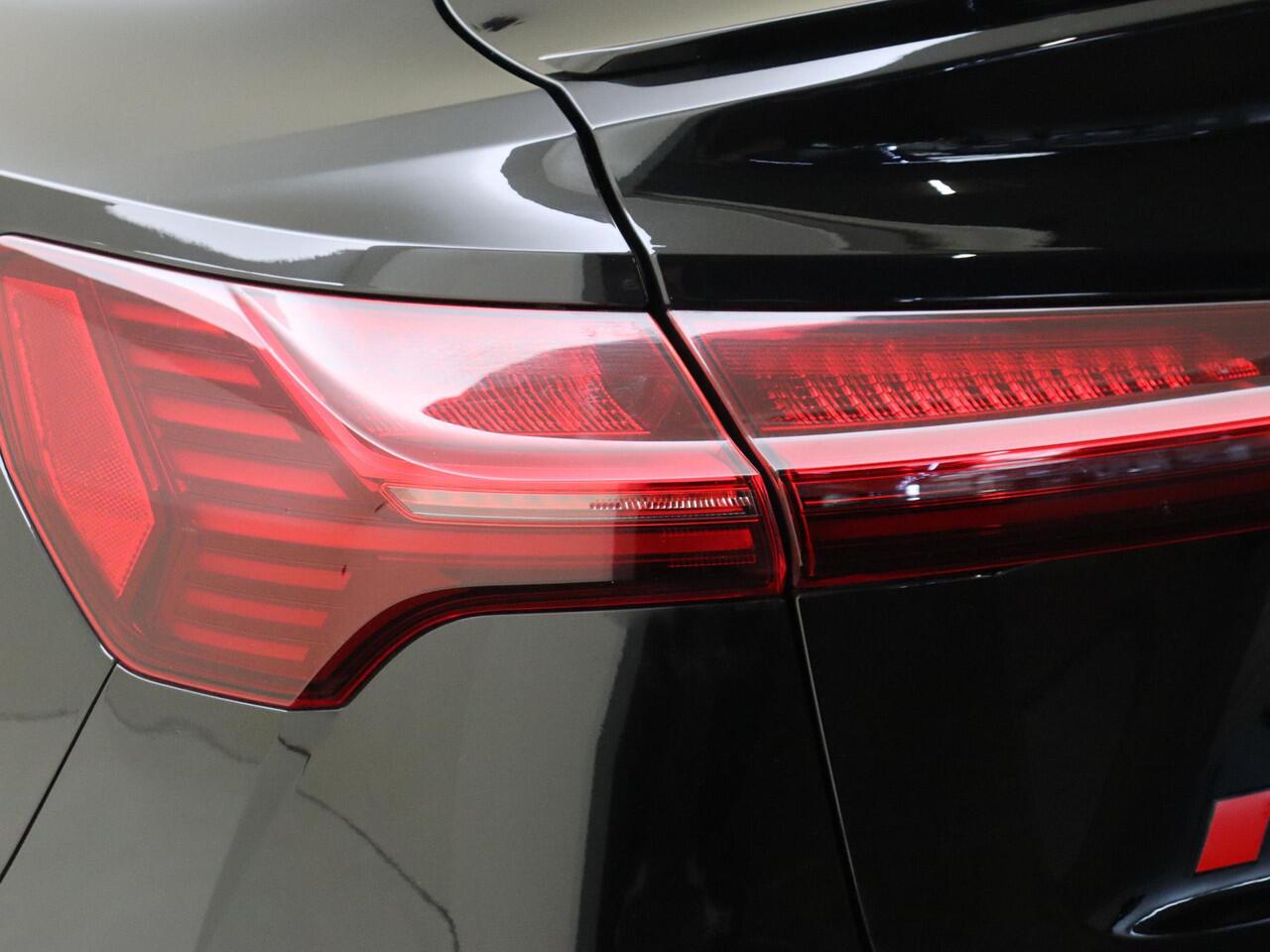 Audi Q8 Sportback e-tron 55 quattro S Edition 115 kWh | Panoramadak | Luchtvering | Head-up display | 360 camera | Keyless | Adaptieve cruise control | CarPlay |