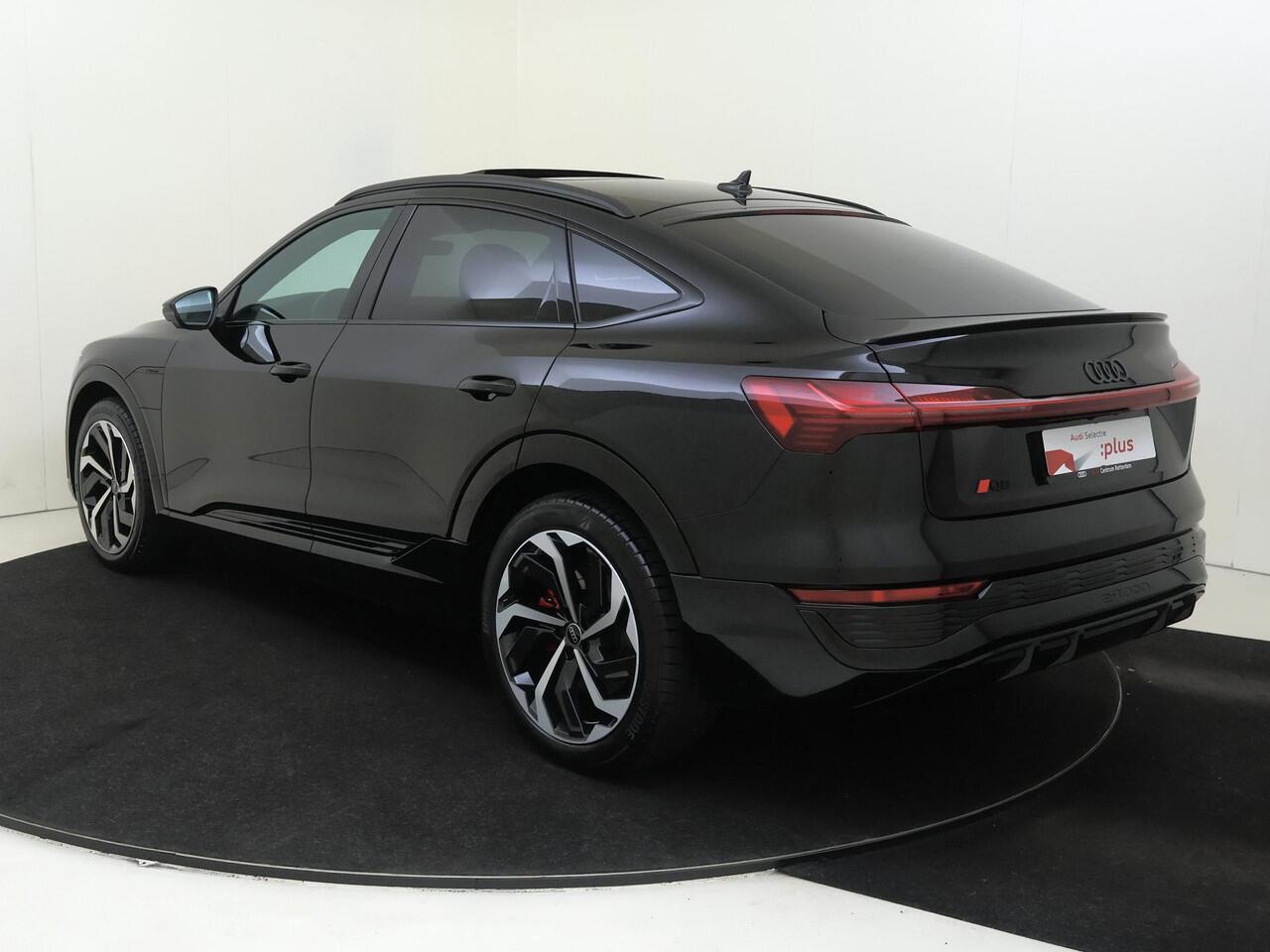 Audi Q8 Sportback e-tron 55 quattro S Edition 115 kWh | Panoramadak | Luchtvering | Head-up display | 360 camera | Keyless | Adaptieve cruise control | CarPlay |